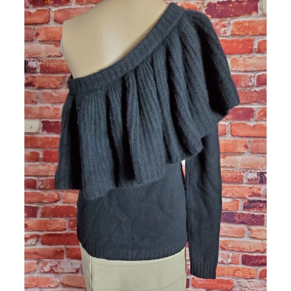 Aqua 100% Cashmere One Shoulder Sweater Small NWT - Picture 4 of 7